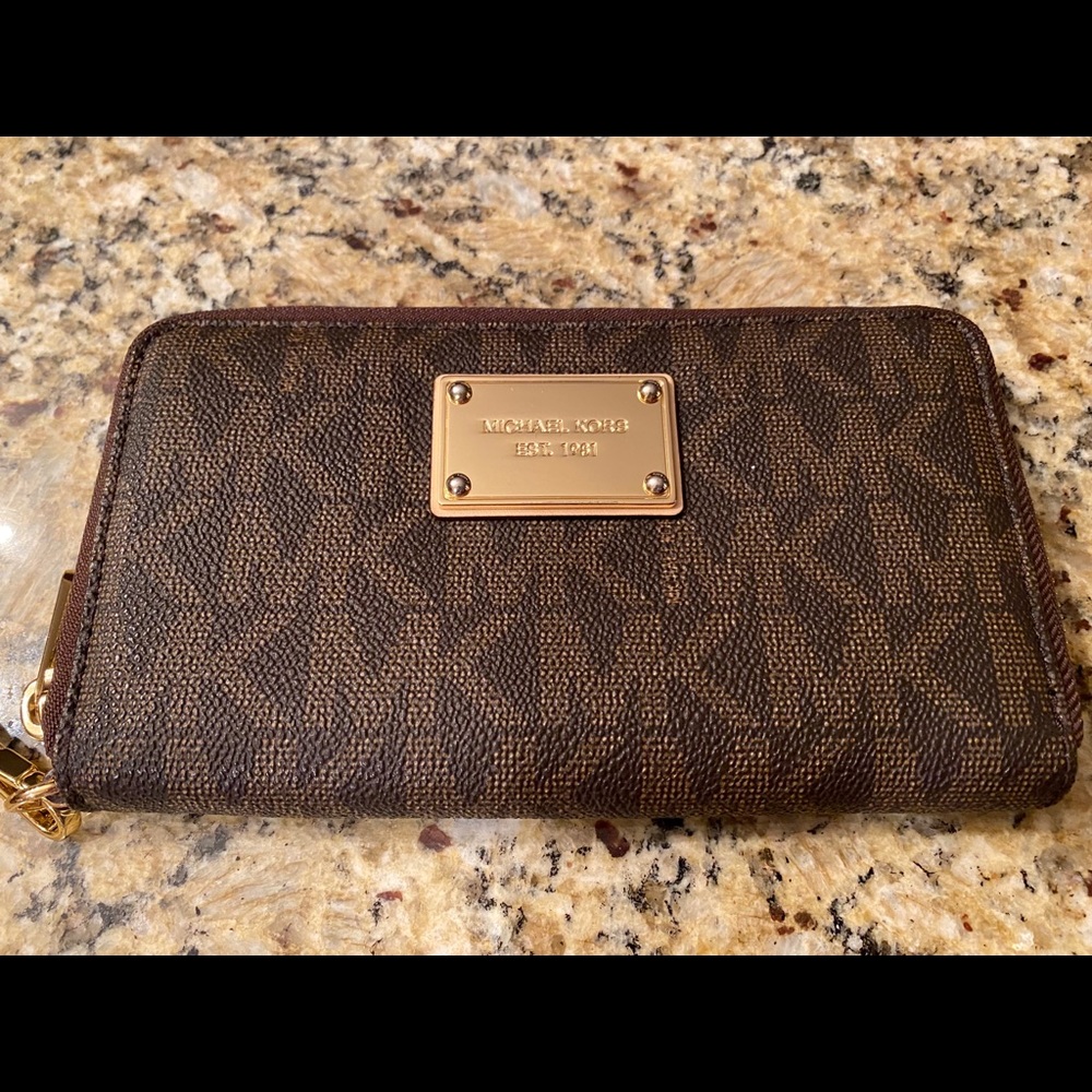 Michael Kors wallet in like new condition!